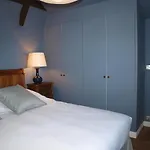 Отель Le Manoir De Mathan A La Campagne 5 Mn D'arromanches Et 10 Mn De Bayeux