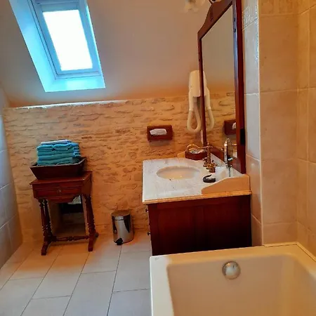 Hotel Le Manoir De Mathan A La Campagne 5 Mn D'arromanches Et 10 Mn De Bayeux 3*